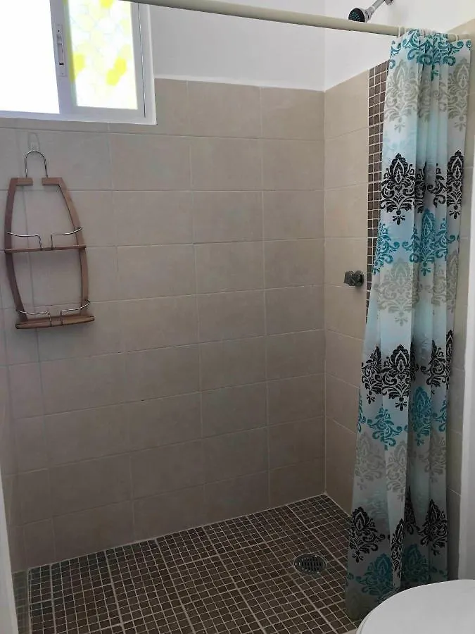 Casa limpia bonita dos plantas para 5 habitantes en Cancún 0*,  México