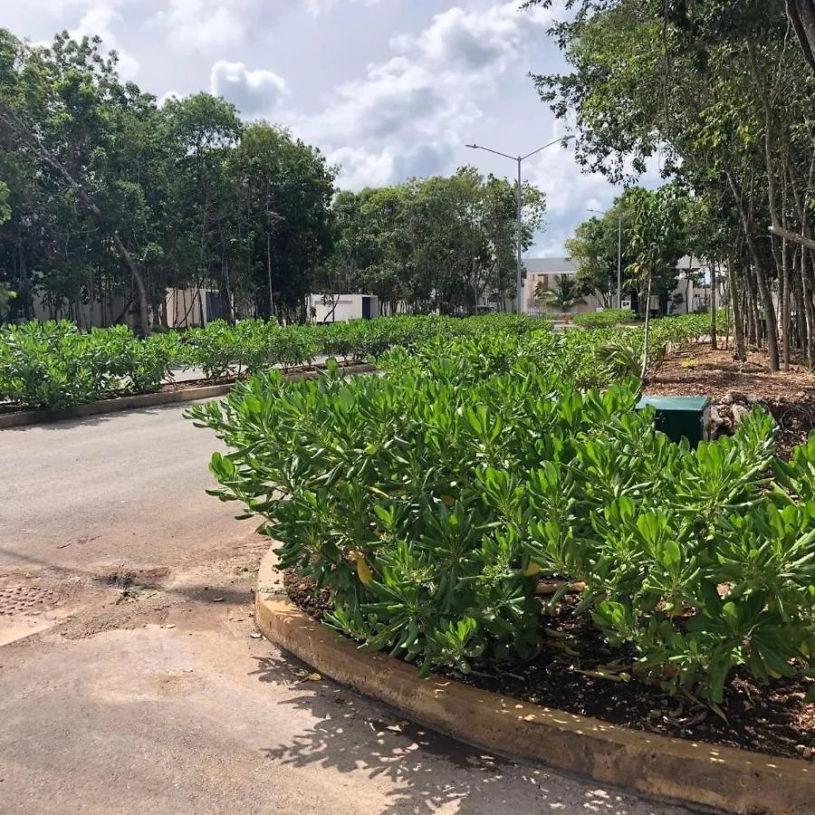 Casa limpia bonita dos plantas para 5 habitantes en Cancún 0*,