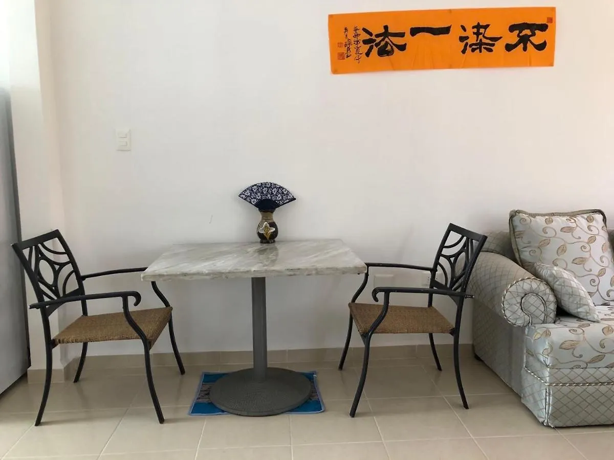 Casa Limpia Bonita Dos Plantas Para 5 Habitantes En كانكون 0*,  المكسيك