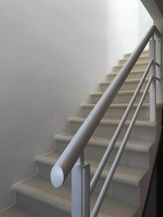 Casa Limpia Bonita Dos Plantas Para 5 Habitantes En كانكون 0*,